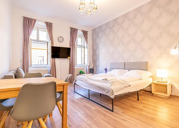 Chic & Modern 1br Apt, Prime Spot Apartman